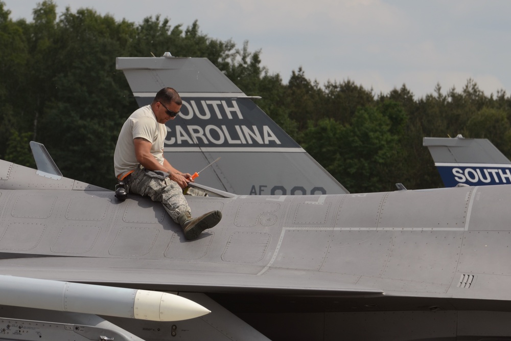 Deployed Swamp Fox flightline operations