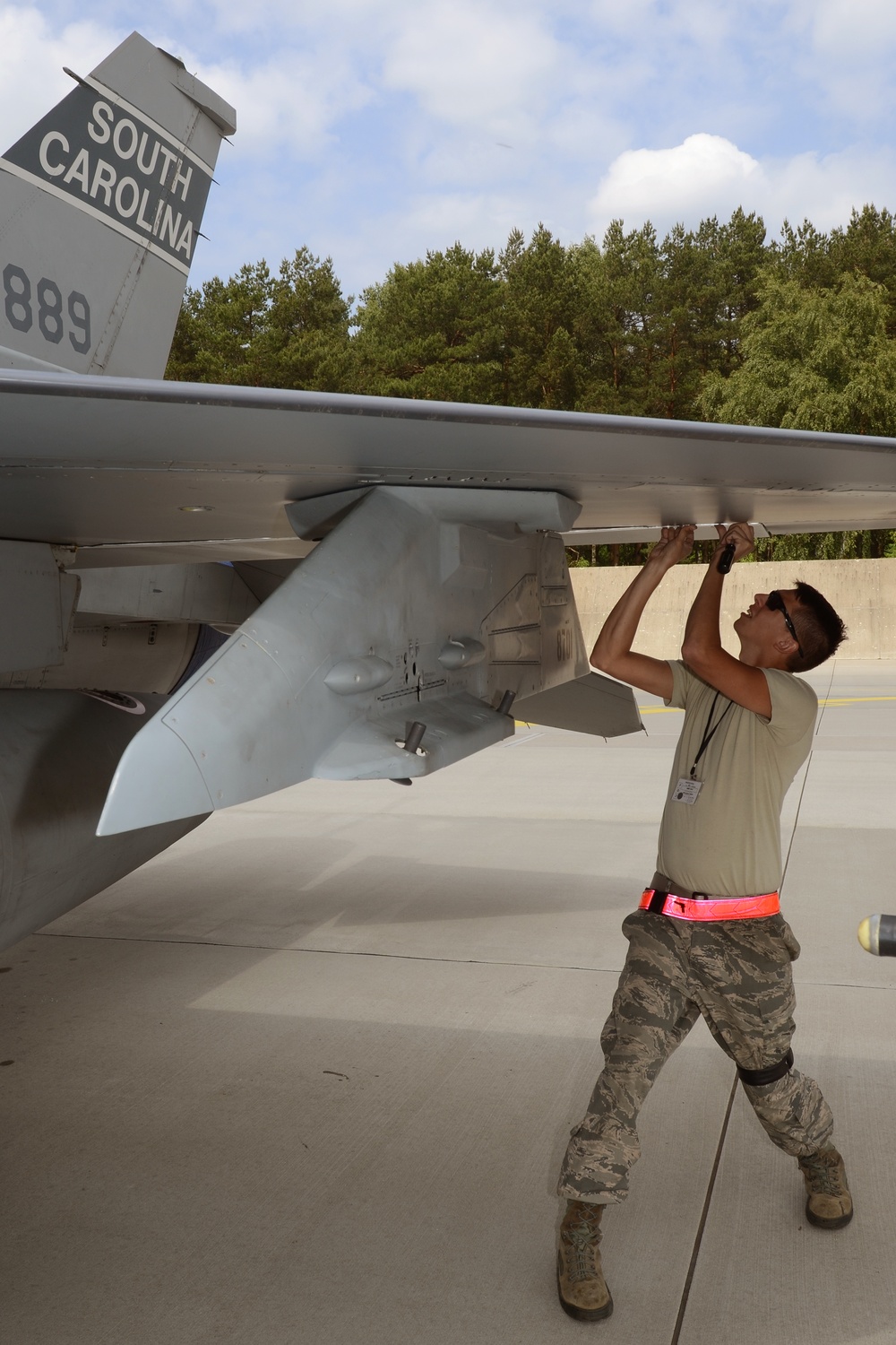 Structural maintenance at Łask Air Base, Poland