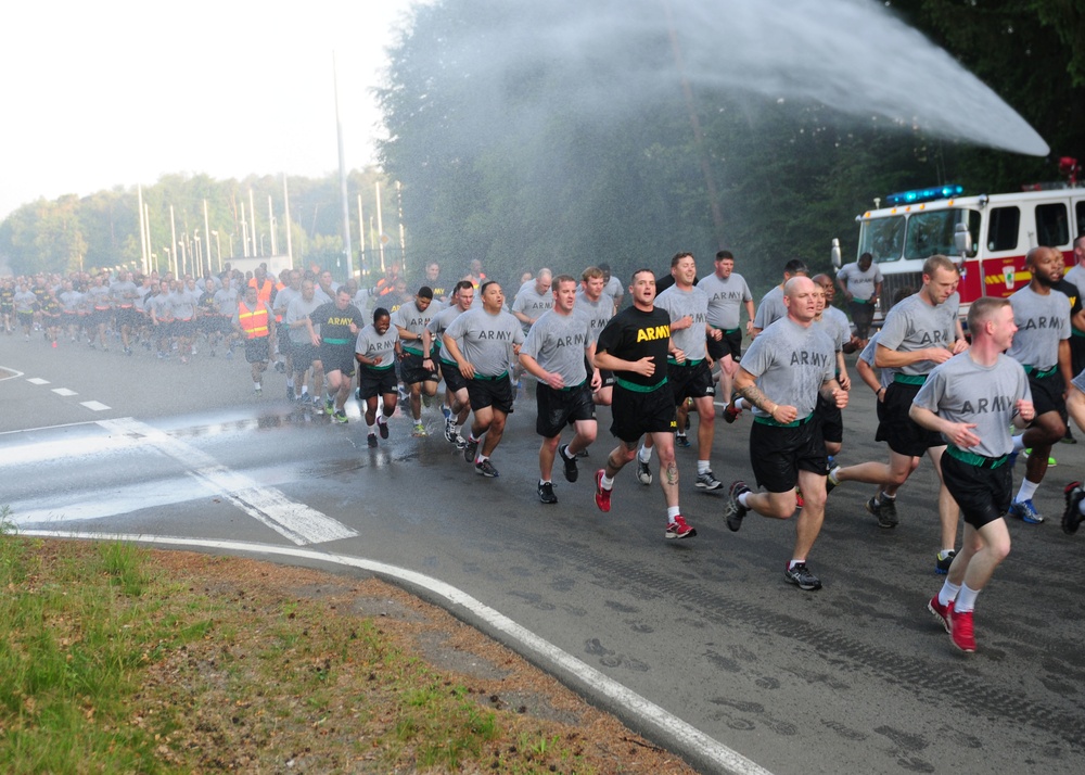 21st TSC, USAG-RP commemorate Army birthday with 3-mile run