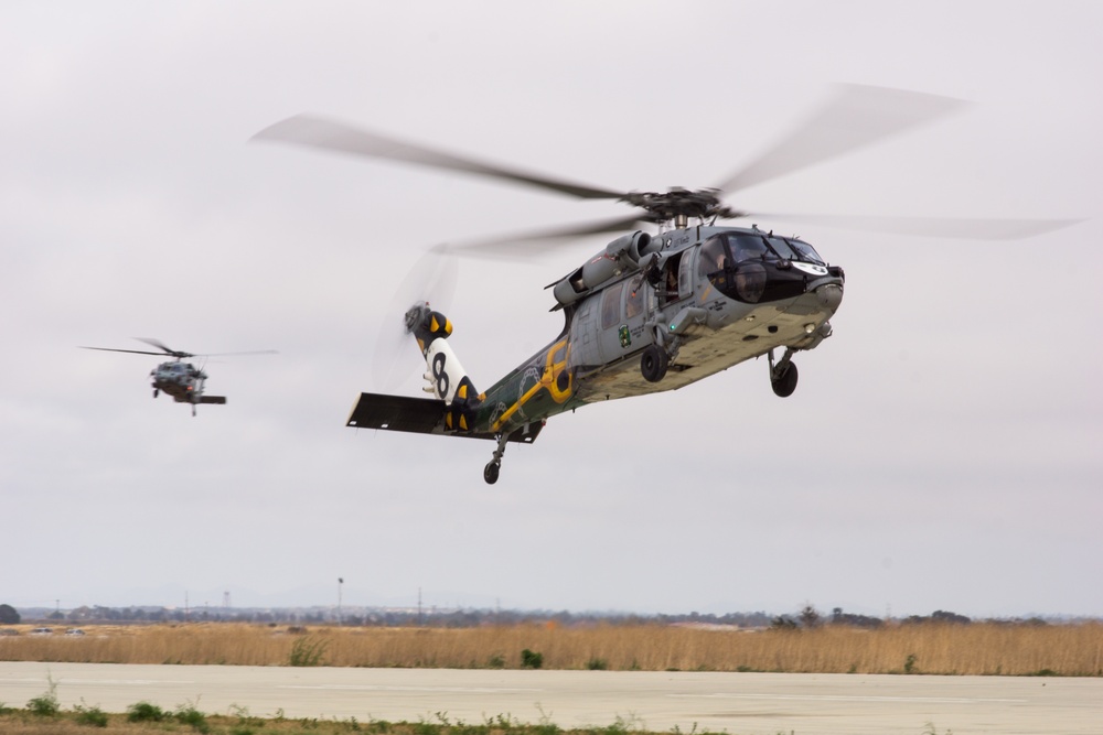 US Air Force and Navy conduct fast rope exercise during Angel Thunder 2015