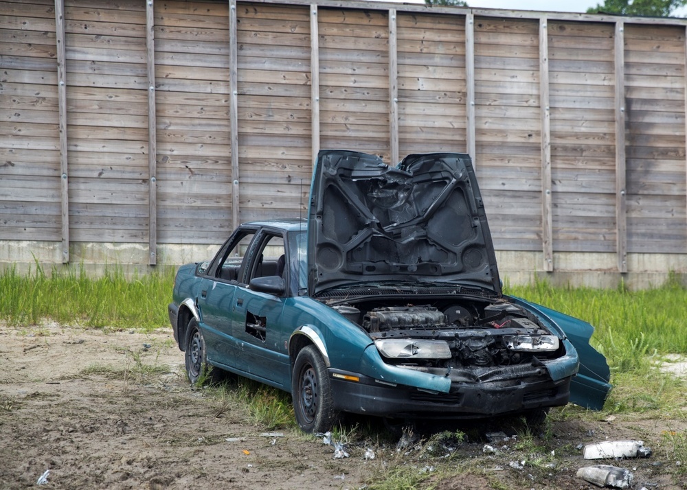 Vehicle IED access training exercise with EOD