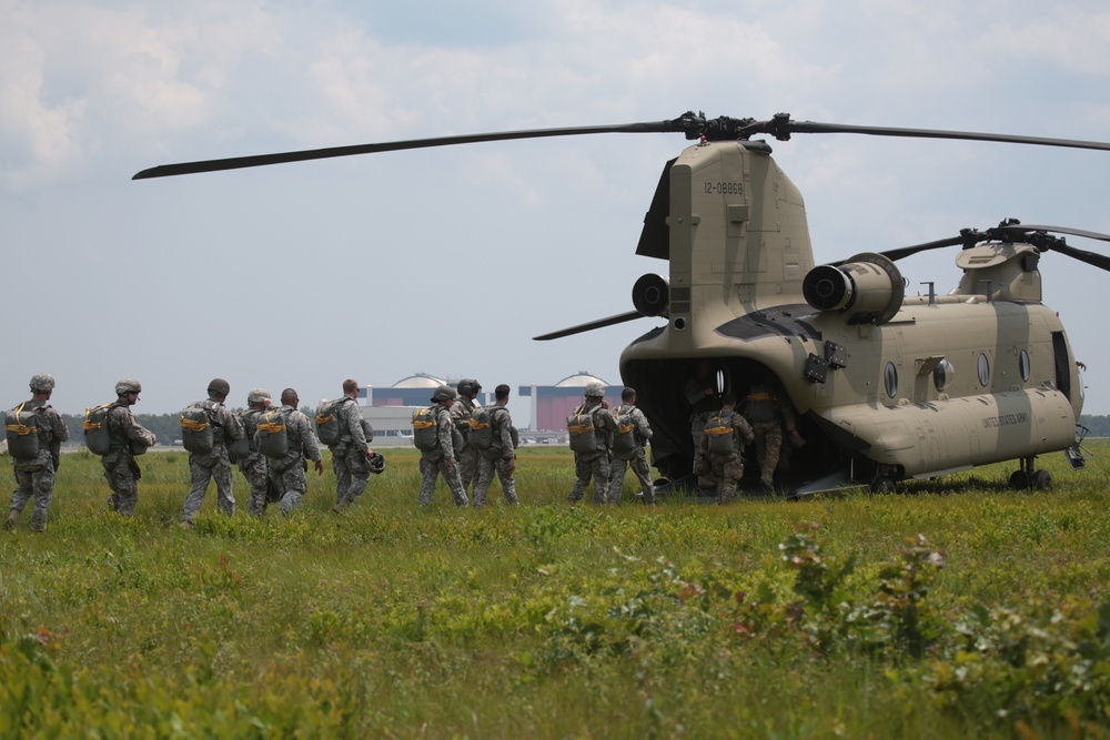 DVIDS - Images - Combined Airborne exercise at Joint Base MDL [Image 35 ...