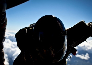 4th Force Recon Jumps Out of Helicopters in Hawaii 2015