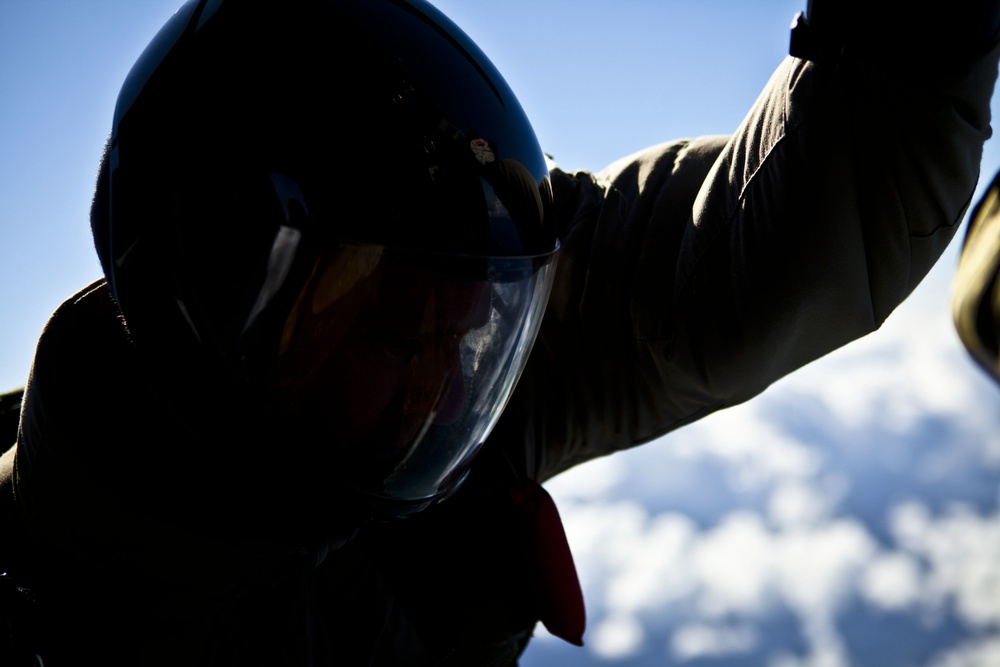 4th Force Recon Jumps Out of Helicopters in Hawaii 2015