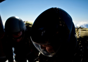 4th Force Recon Jumps Out of Helicopters in Hawaii 2015