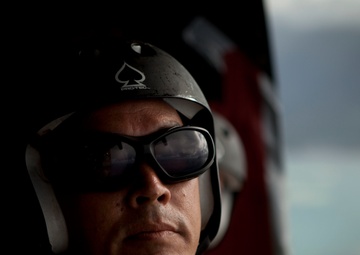 4th Force Recon Jumps Out of Helicopters in Hawaii 2015