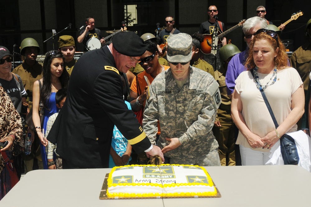 US Army celebrates its 240th birthday in Chicago