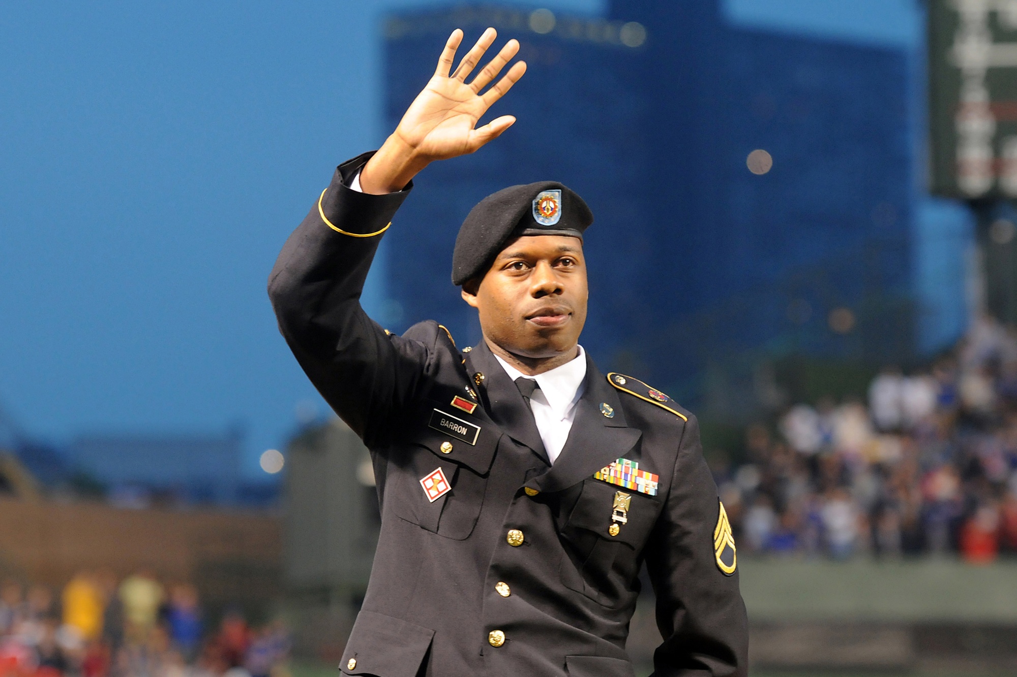 Army Reserve Soldier receives honor at Chicago Cubs MLB Memorial Day home  game, Article