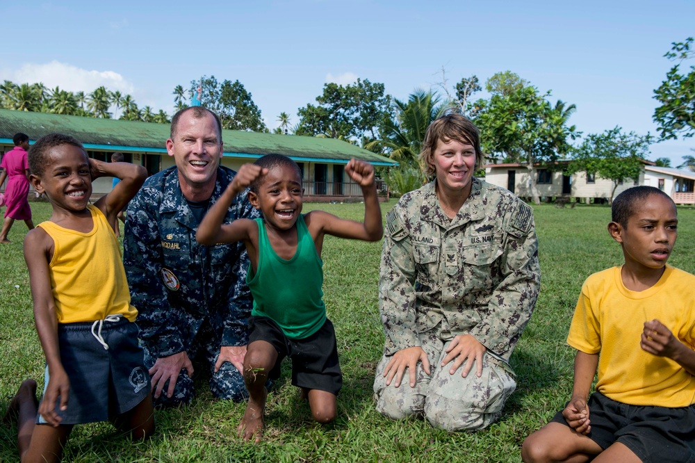 Pacific Partnership 2015 mission commander visits local school in Savusavu, Fiji