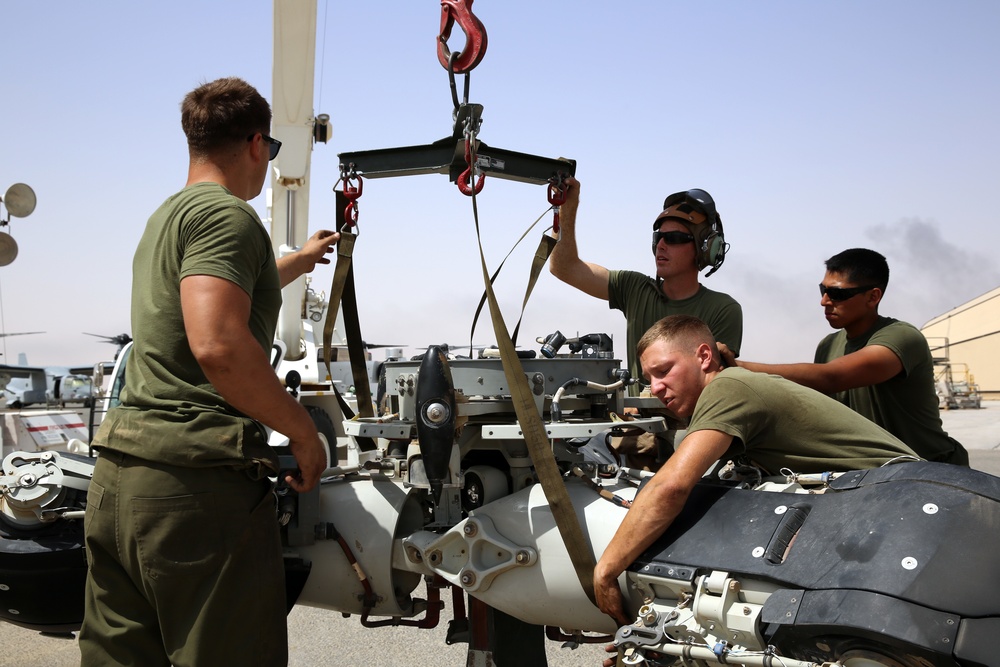 U.S. Marine Tiltrotor Mechanics Keep Deployed Ospreys in the Fight