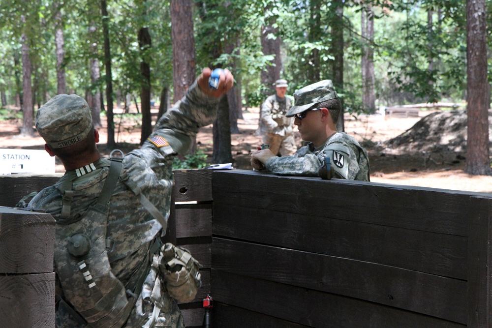 Basic Combat Training Soldiers qualify on grenade assault course