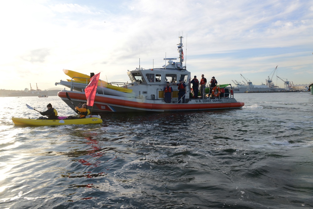 Coast Guard enforces safety zone around Polar Pioneer in Seattle
