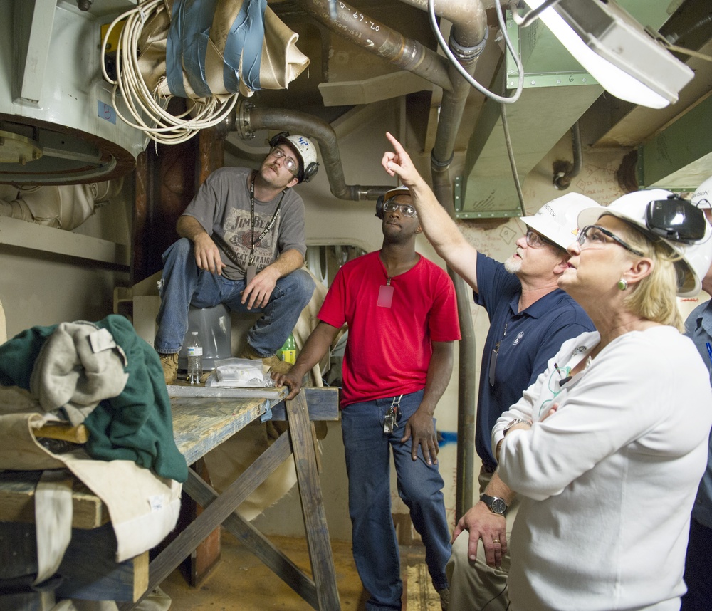 Ship's Sponsor Susan Ford Bales visits CVN 78