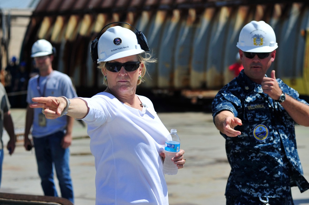 Ship's Sponsor Susan Ford Bales visits CVN 78