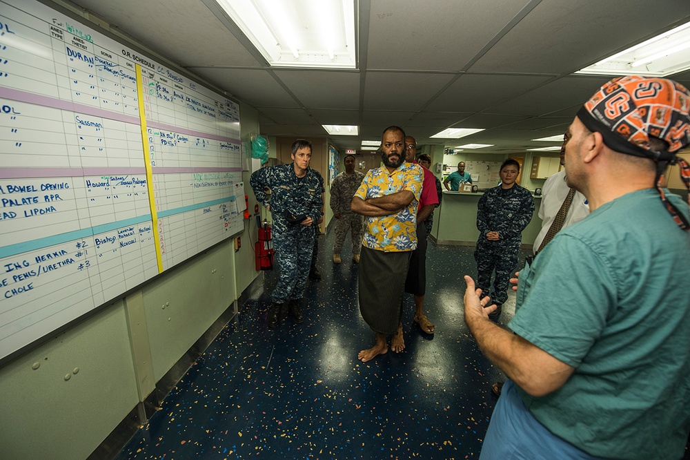 Chief of Savusavu visits the hospital ship USNS Mercy (T-AH 19) during Pacific Partnership 2015.