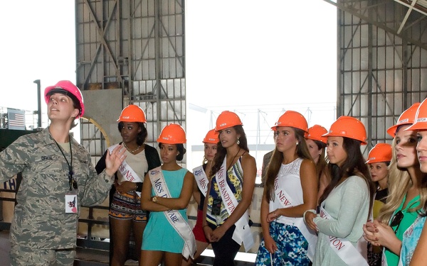 Miss Delaware 2015 contestants visit Team Dover