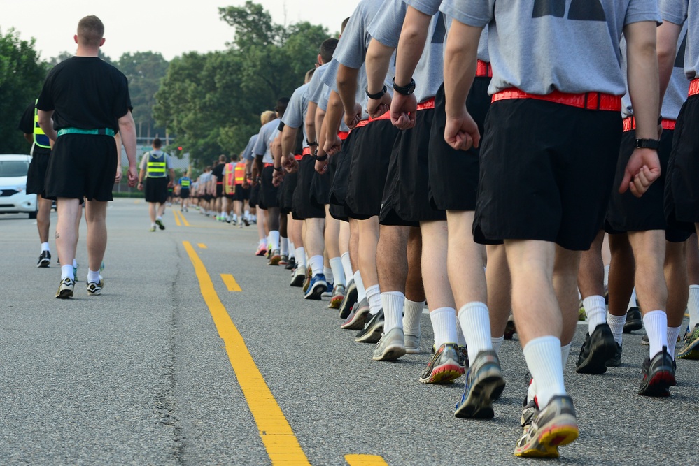 Soldiers celebrate Army birthday with morning run