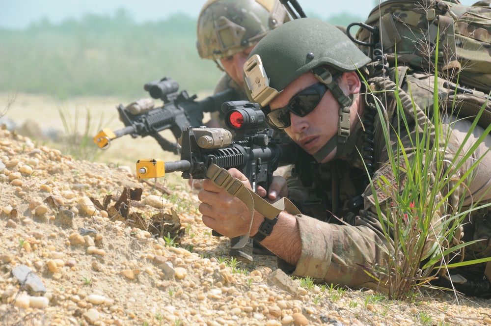 227th Air Support Operations Squadron trains with New Jersey Army National Guard at Warren Grove Range