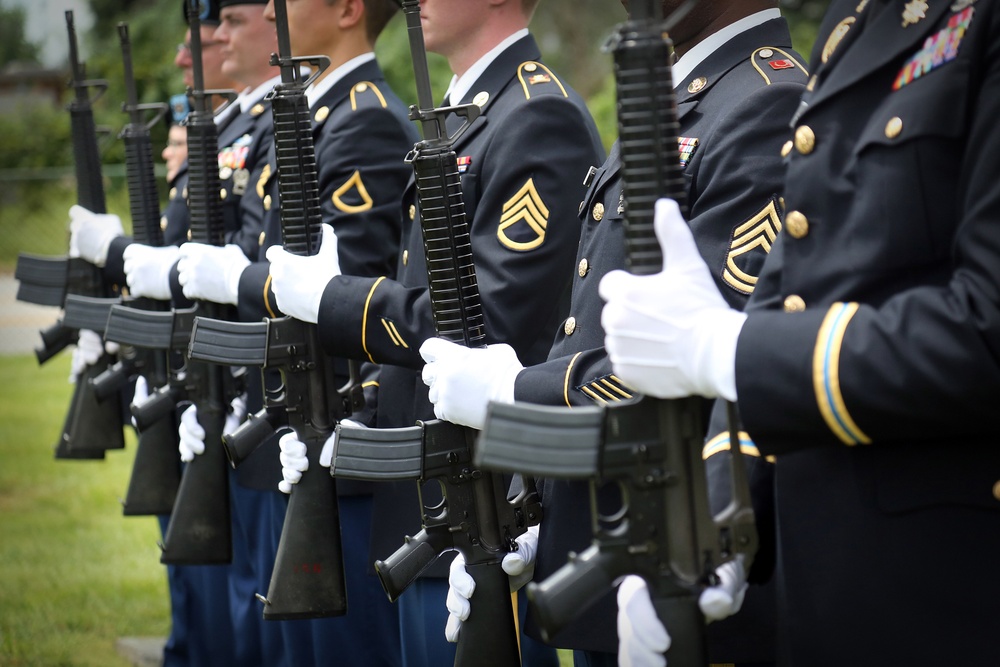 Family of 92nd Infantry 'Buffalo' Division soldier formally receives the Silver Star