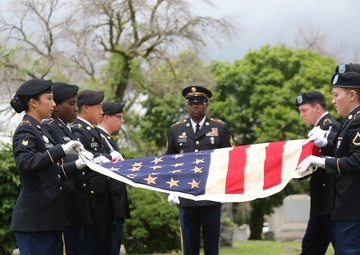 Army Reserve soldiers conduct funeral honors for WWII hero