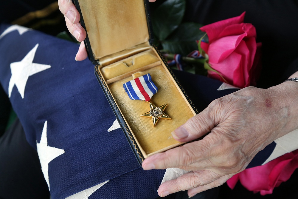 Family of 92nd Infantry 'Buffalo' Division soldier formally receives the Silver Star