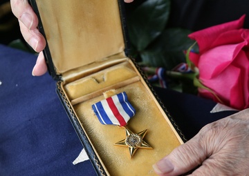Family of 92nd Infantry 'Buffalo' Division soldier formally receives the Silver Star