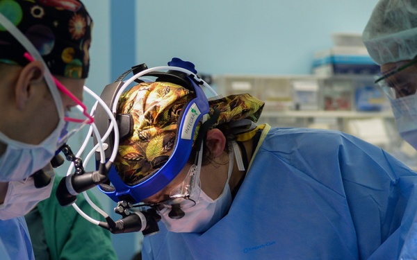 Surgeries are performed aboard USNS Mercy (T-AH 19) during Pacific Partnership 2015