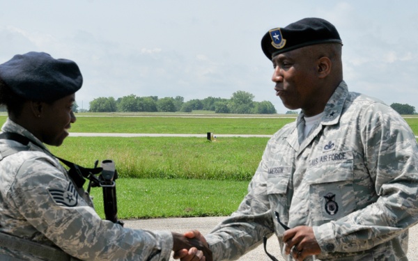 'Top Cop' visits the 187th Fighter Wing