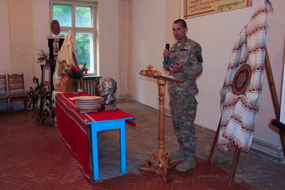 Paratroopers attend Woodworking competition