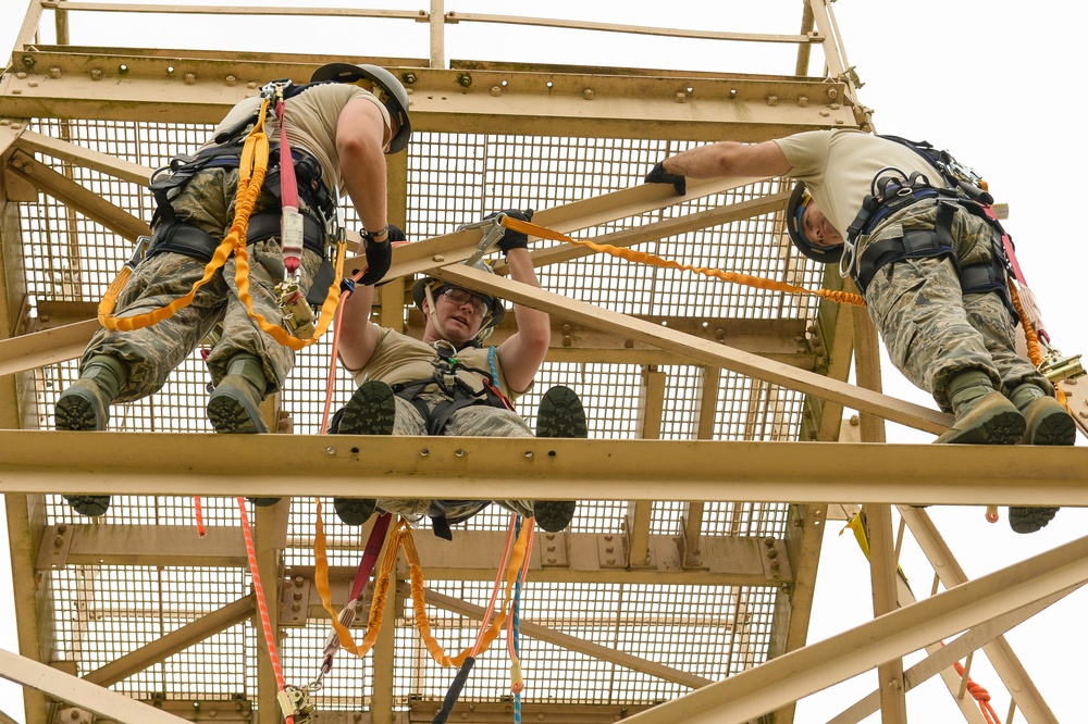 202nd Engineering Installation conducts tower climbing and rescue training