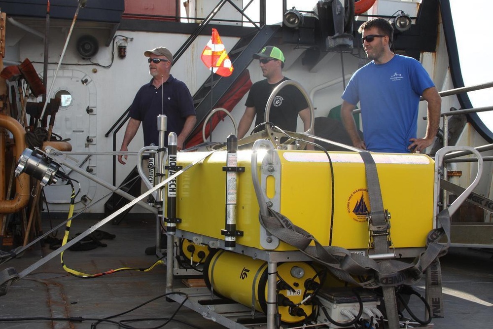 Coast Guard Cutter Oak crew assists with scientific research mission