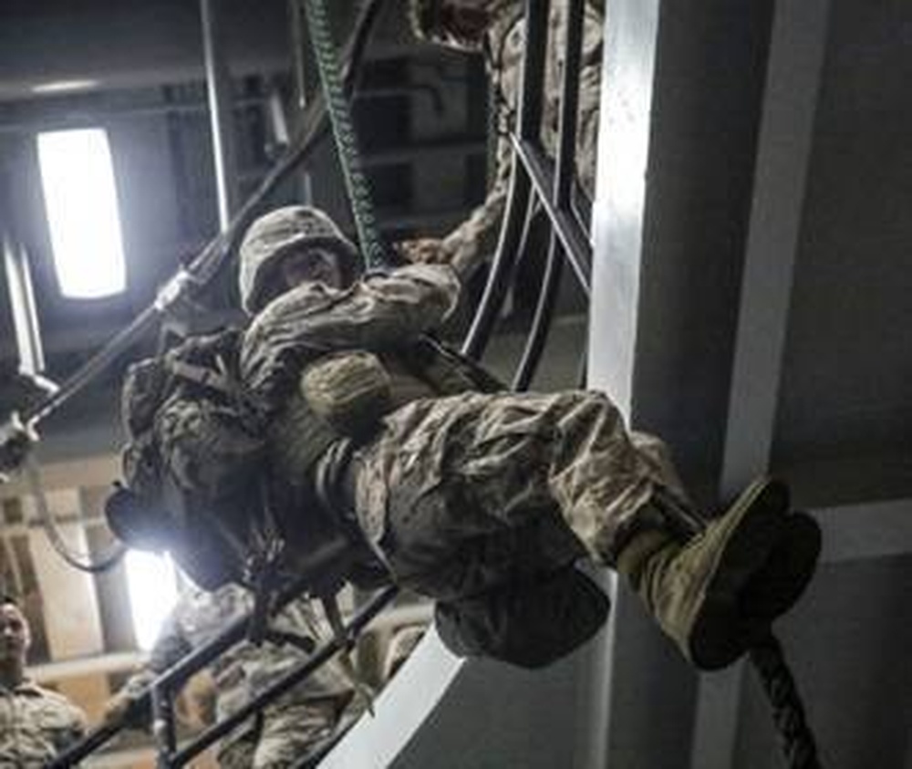 DVIDS - Images - U.S. Marines fast rope aboard USS San Antonio [Image 3 ...