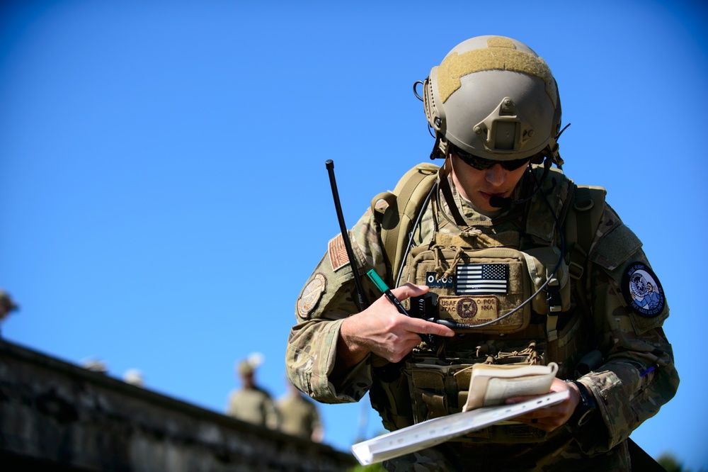 JTACs bring CAS to Saber Strike 15