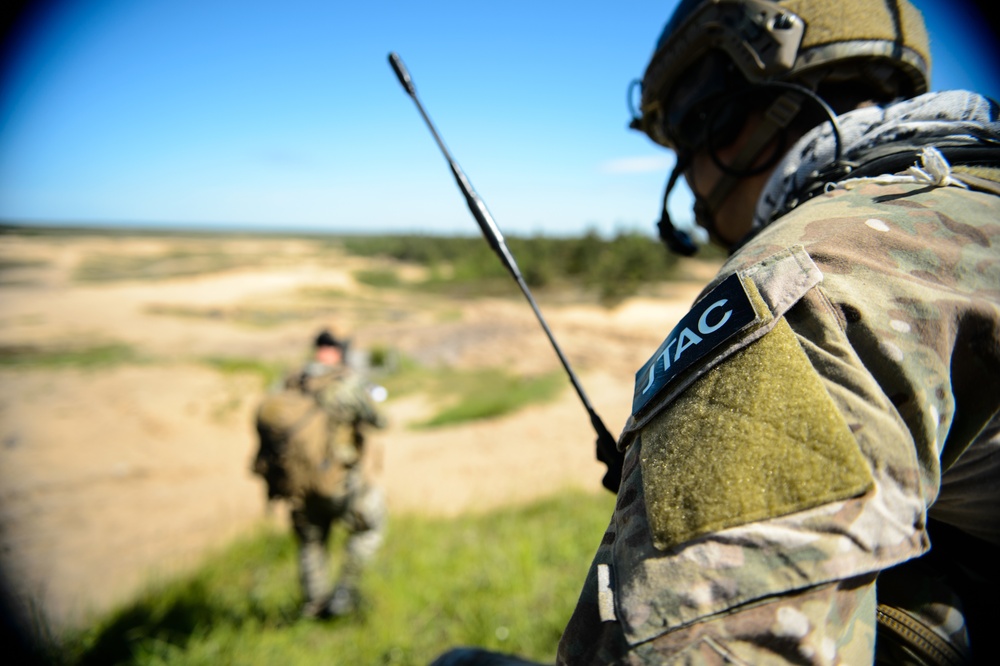 JTACs bring CAS to Saber Strike 15