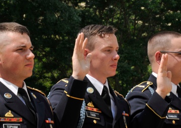 Old Guard Soldiers add icing on the cake by re-enlisting at Pentagon Army Birthday celebration