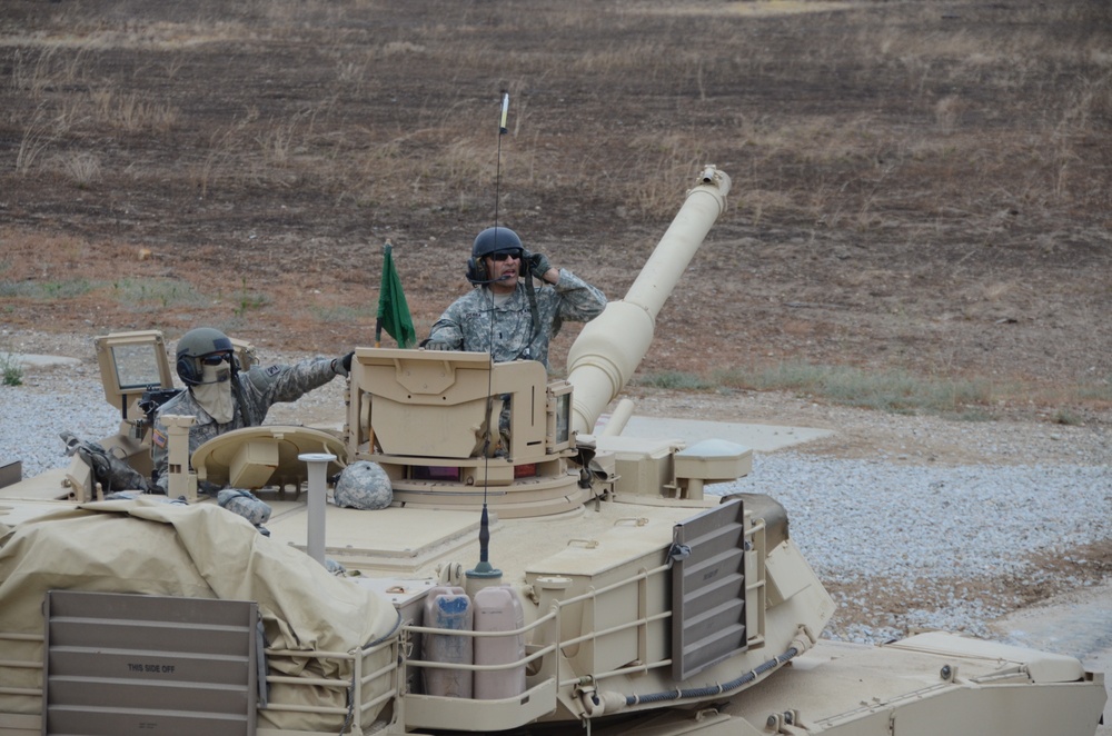 Cal Guard tanks prepare to fire