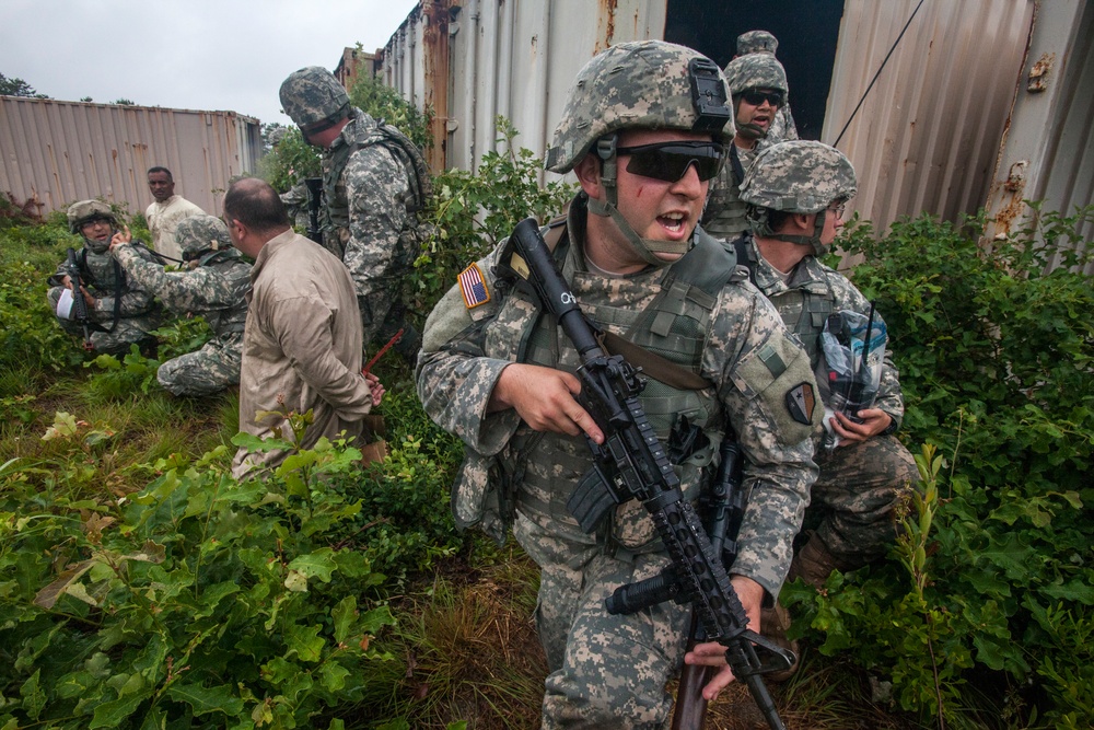 New Jersey National Guard and Marines perform joint training