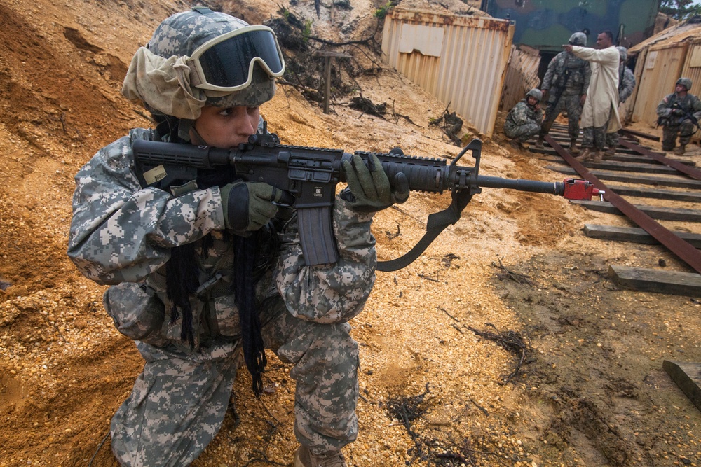 New Jersey National Guard and Marines perform joint training