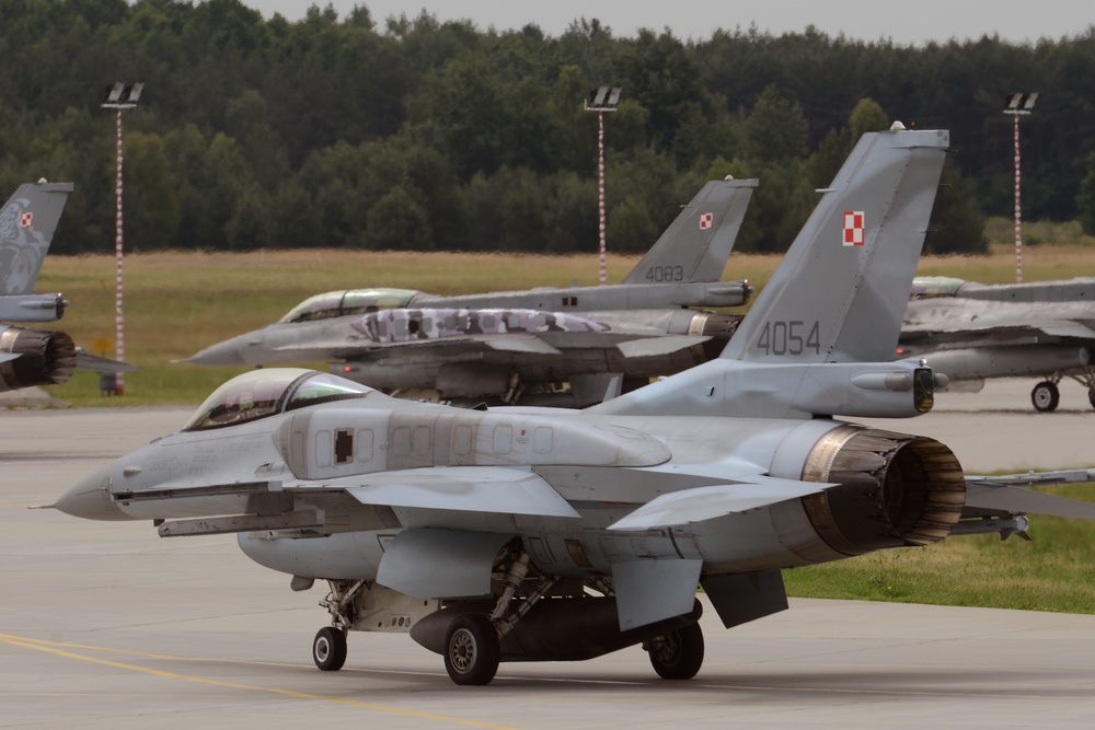 Polish F-16s launch to participate in Exercise Eagle Talon