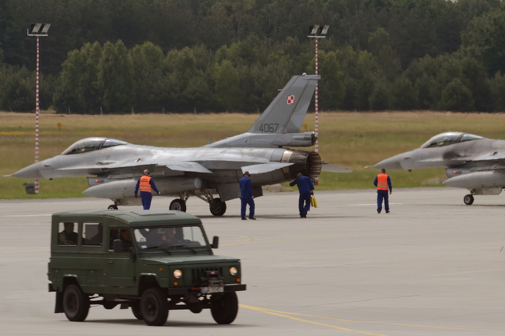 Polish F-16s launch to participate in Exercise Eagle Talon