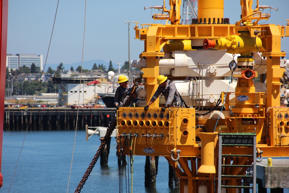 BSEE oversees testing of Shell Arctic Drilling Well Containment equipment