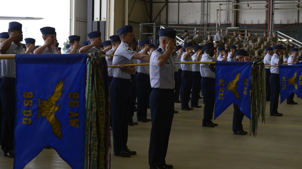 86th AW welcomes new commander