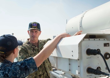 NSWC Dahlgren Laser Weapon System Team wins 2014 Top Navy Scientists and Engineers Award