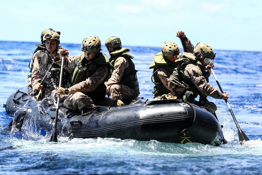 Marines paticipate in boat operations