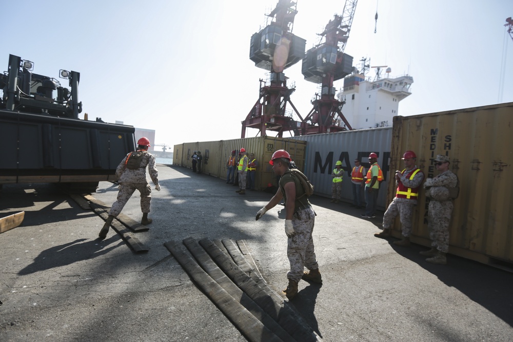 African Lion 15: MPF offload