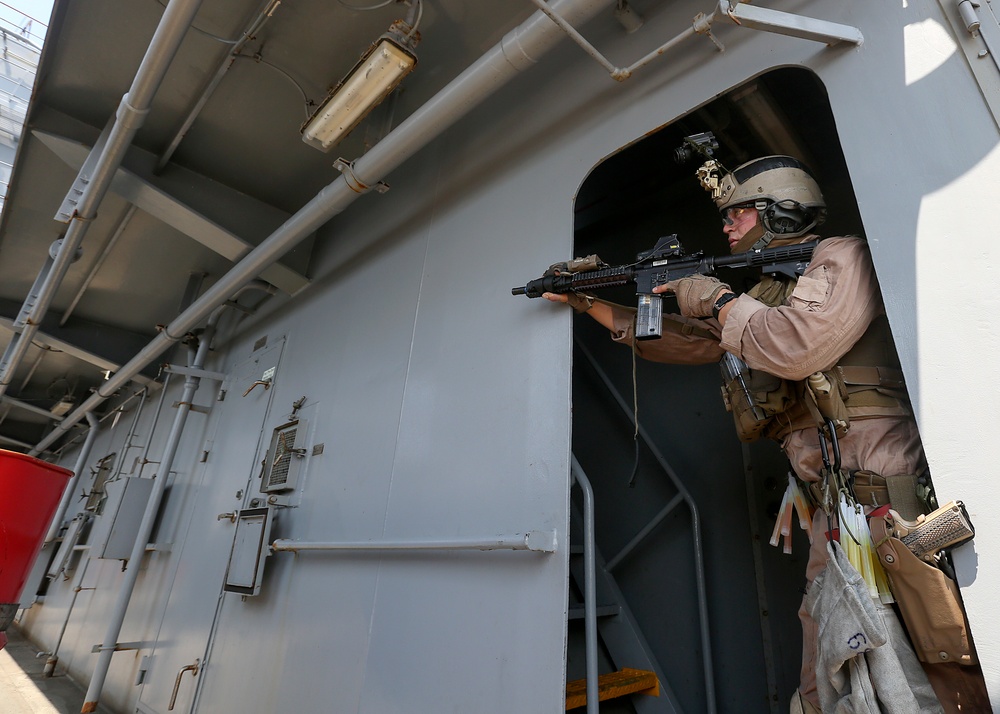 Maritime Raid Force, 26th MEU conducts VBSS training