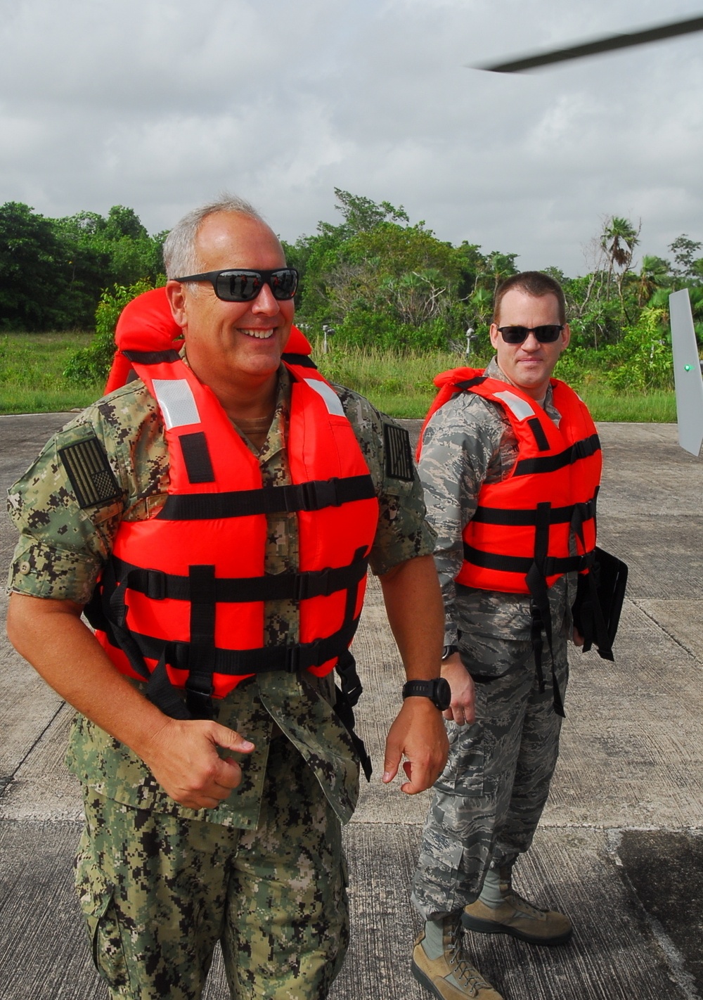 US admiral flies aboard Mexican helo during Tradewinds