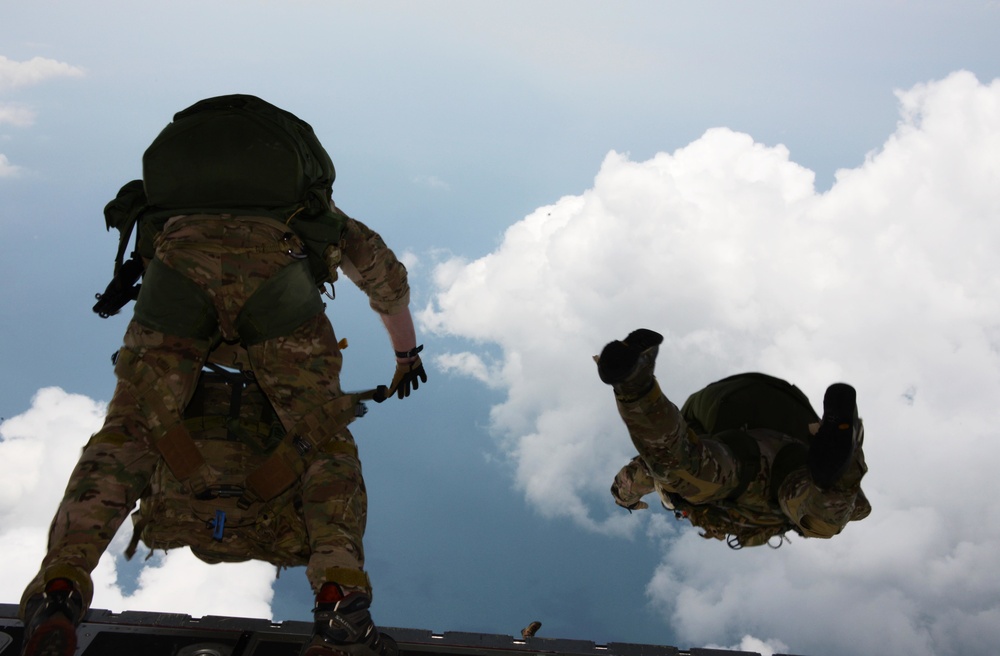 USAF, RMAF complete HALO jumps during Exercise Teak Mint