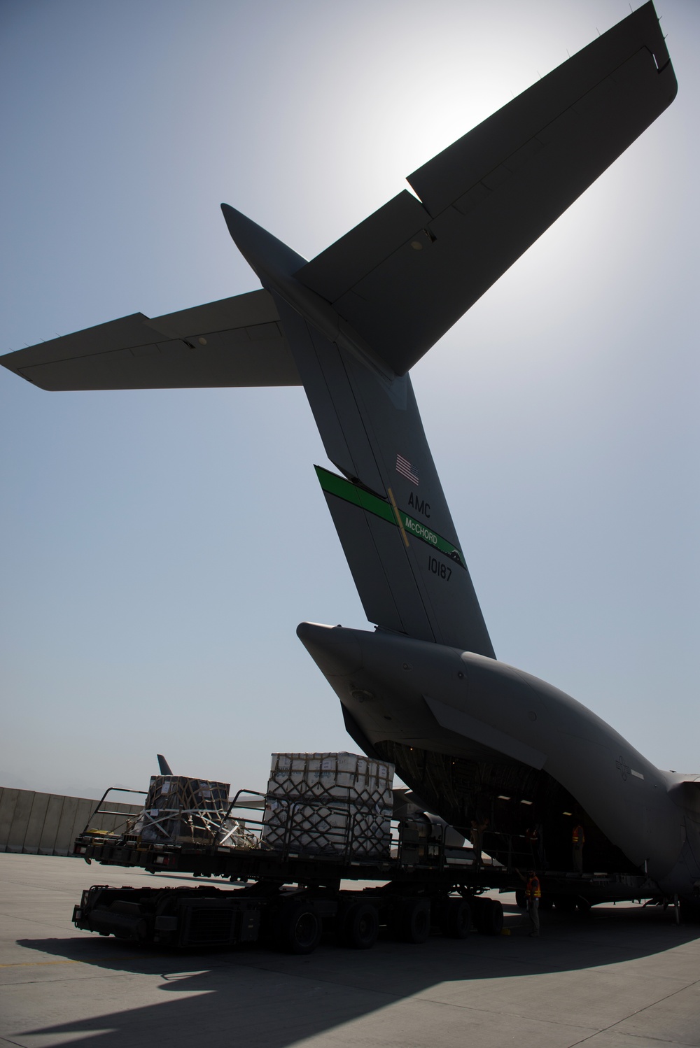 8th EAMS maintainers keep strategic airlift mission flying