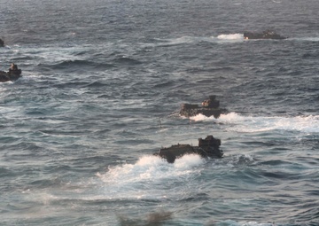 26th MEU conducts splash and recovery operations
